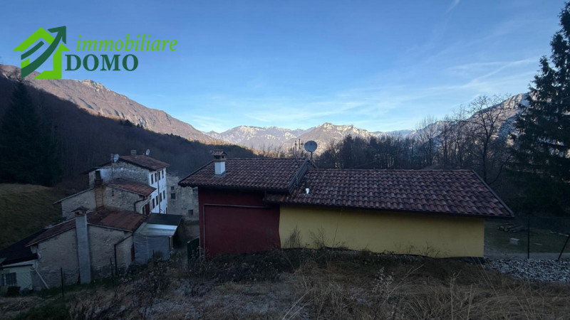 Velo D'Astico, proponiamo in vendita un deposito in legno su un lotto di 700 mq €39.000 info 0445...