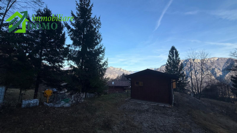 Velo D'Astico, proponiamo in vendita un deposito in legno su un lotto di 700 mq €39.000 info 0445...