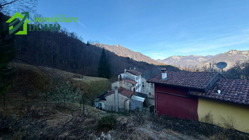 Velo D'Astico, proponiamo in vendita un deposito in legno su un lotto di 700 mq €39.000 info 0445...