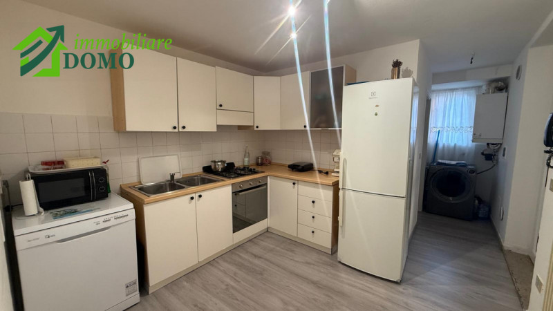 Piovene Rocchette: casa a schiera su 3 livelli con: ingresso, cucina, soggiorno, bagno e 4 camere...