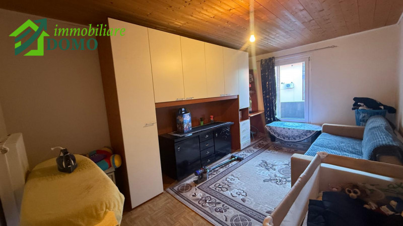 Piovene Rocchette: casa a schiera su 3 livelli con: ingresso, cucina, soggiorno, bagno e 4 camere...