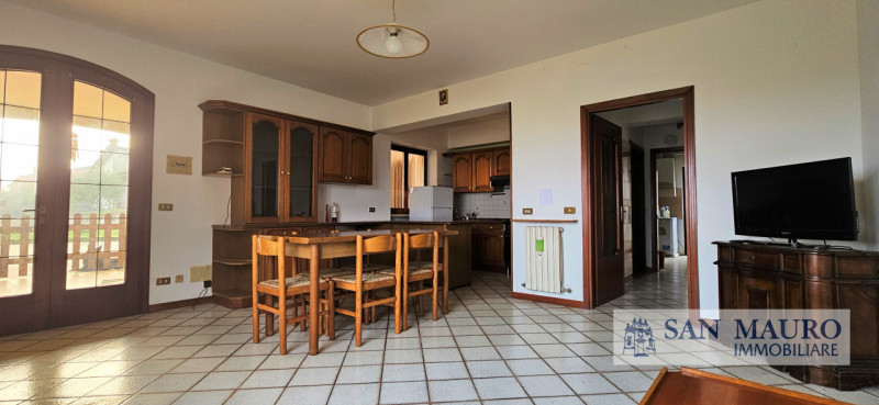 VICENZA - VAL LIONA: proponiamo appartamento al piano terra con giardino esclusivo suddiviso in a...