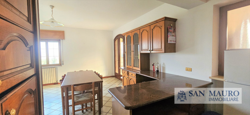 VICENZA - VAL LIONA: proponiamo appartamento al piano terra con giardino esclusivo suddiviso in a...