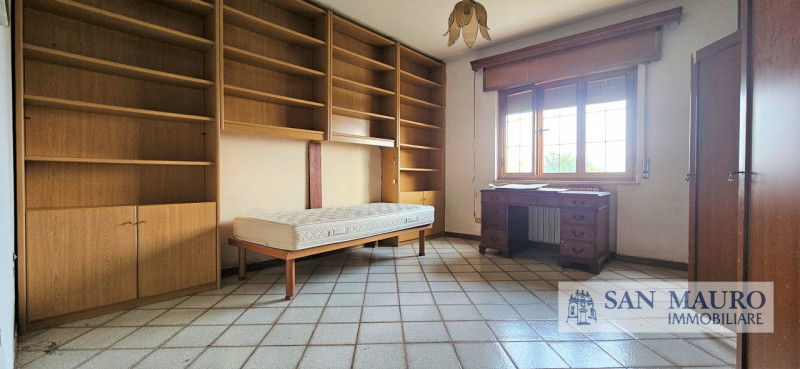 VICENZA - VAL LIONA: proponiamo appartamento al piano terra con giardino esclusivo suddiviso in a...