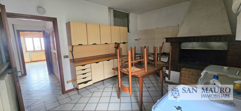 VICENZA - VAL LIONA: proponiamo appartamento al piano terra con giardino esclusivo suddiviso in a...