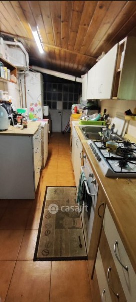 Padova Camin: Vendesi casa singola con giardino privato, garage doppio di 30mq e 2 posti auto est...