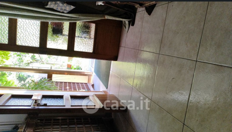 Padova Camin: Vendesi casa singola con giardino privato, garage doppio di 30mq e 2 posti auto est...
