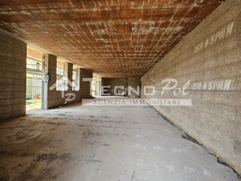 CAMPOSAMPIERO - Ad una passeggiata da centro paese proponiamo palazzina di sole cinque unità in c...