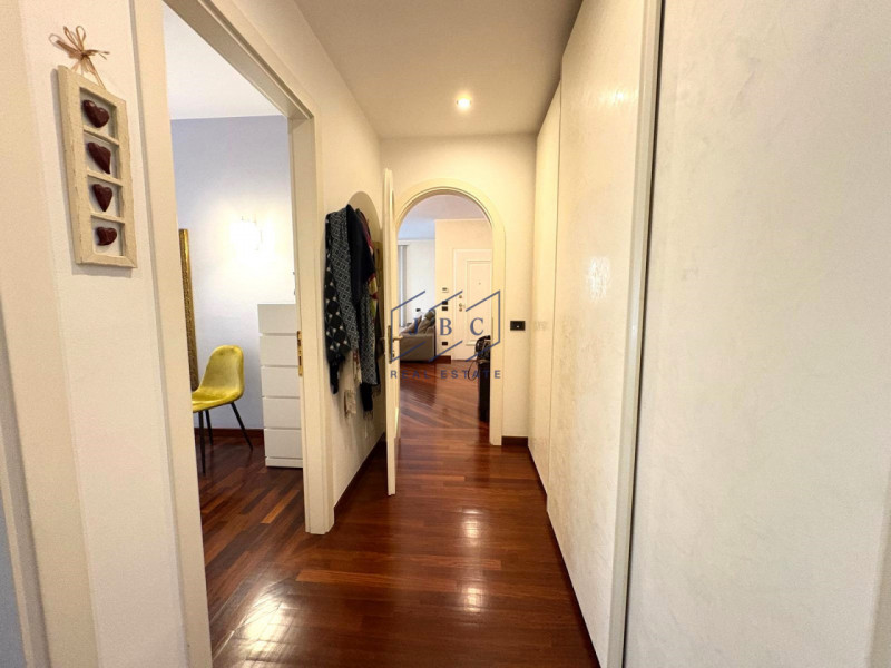 ORMELLE - (TV)
Proponiamo in esclusiva un meraviglioso attico situato al secondo piano senza asce...