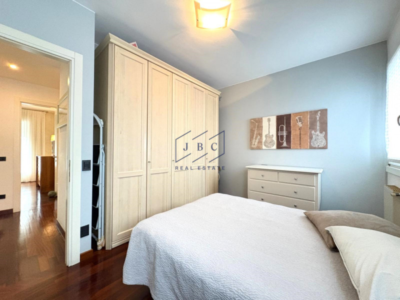 ORMELLE - (TV)
Proponiamo in esclusiva un meraviglioso attico situato al secondo piano senza asce...