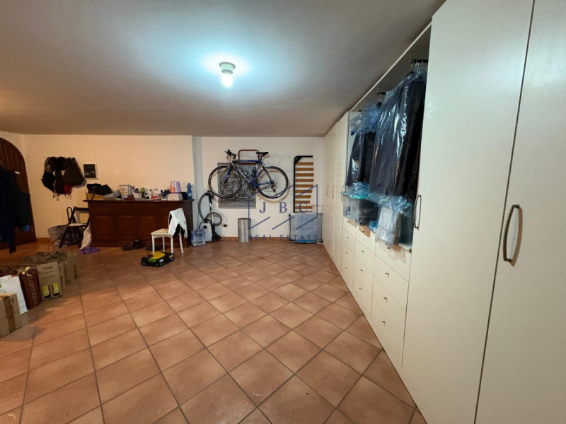 ORMELLE - (TV)
Proponiamo in esclusiva un meraviglioso attico situato al secondo piano senza asce...