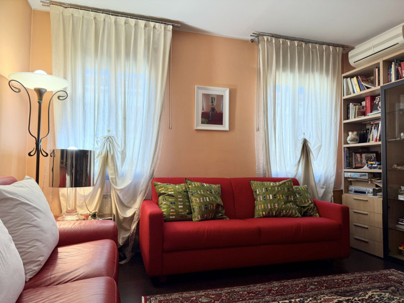 ARCELLA – Sant’Antonino: proponiamo in vendita casa singola sviluppata su due livelli.

L’accesso...