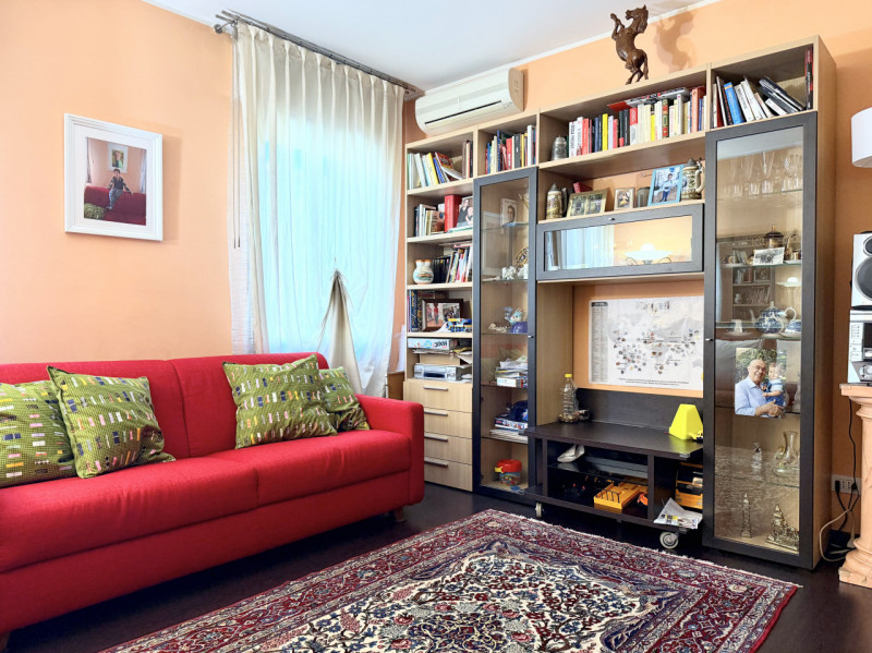 ARCELLA – Sant’Antonino: proponiamo in vendita casa singola sviluppata su due livelli.

L’accesso...