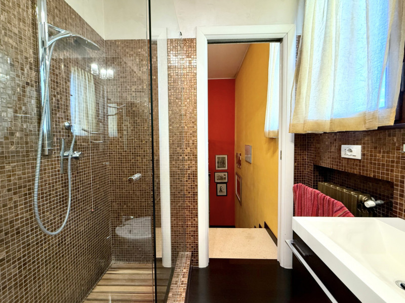 ARCELLA – Sant’Antonino: proponiamo in vendita casa singola sviluppata su due livelli.

L’accesso...