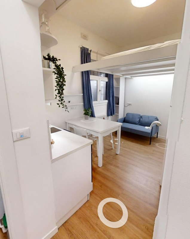 Proponiamo comodo monolocale in centro a Padova completamente ristrutturato; spazio valorizzato d...