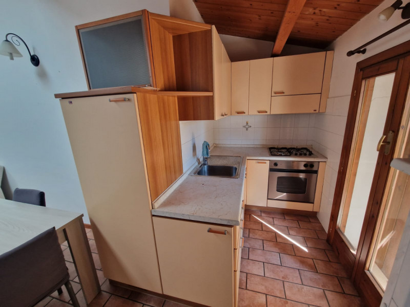 Proponiamo in locazione Trilocale in Centro Storico a Lonigo

In pieno centro storico di Lonigo p...