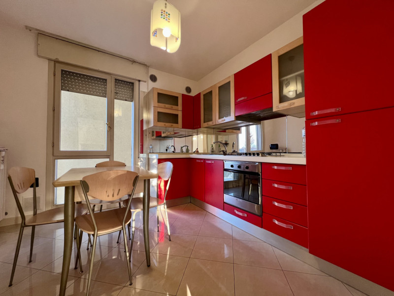 MONTAGNANA, in zona ben servita e comoda tutti i principali servizi al di fuori delle Mura antich...