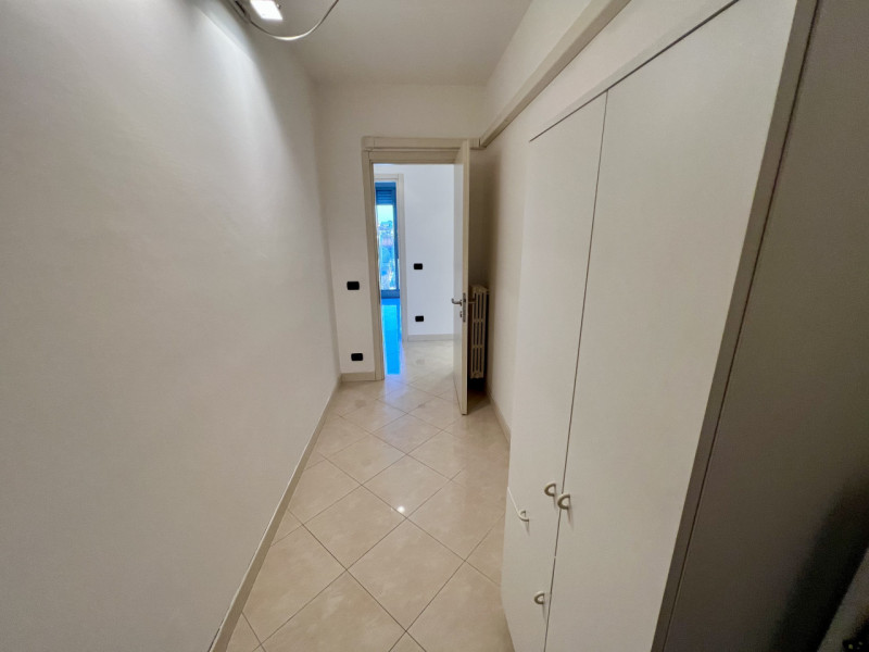 MONTAGNANA, in zona ben servita e comoda tutti i principali servizi al di fuori delle Mura antich...