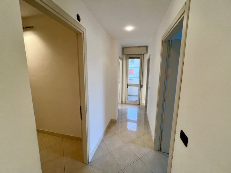 MONTAGNANA, in zona ben servita e comoda tutti i principali servizi al di fuori delle Mura antich...