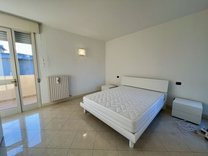 MONTAGNANA, in zona ben servita e comoda tutti i principali servizi al di fuori delle Mura antich...