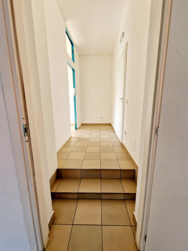 A Borgo Veneto, località Santa Margherita d’Adige, proponiamo in vendita un capannone ad uso arti...