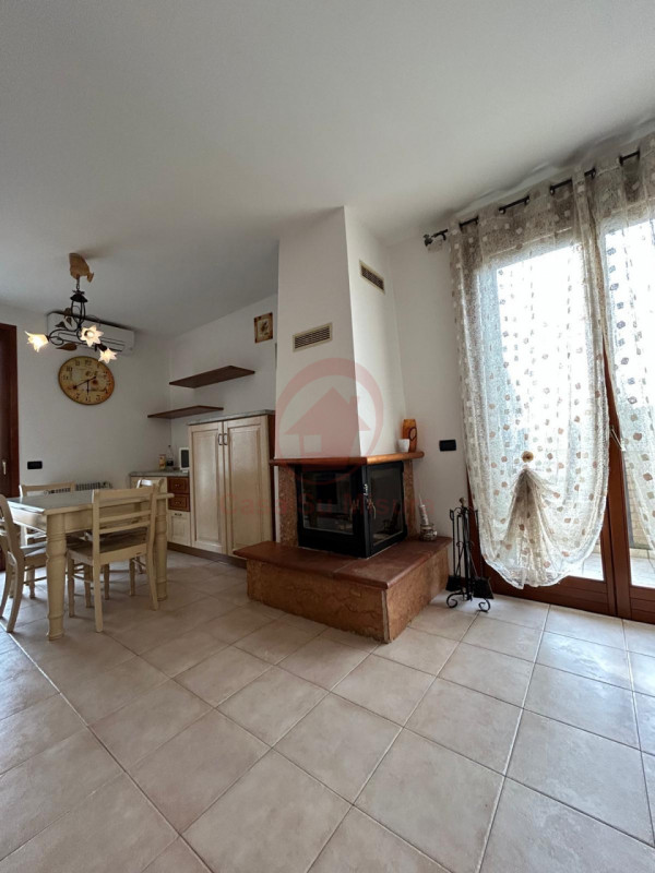 VIGONZA, PERAROLO RIF. A850:Casa su Misura ha il piacere di proporvi appartamento duplex IN AFFIT...