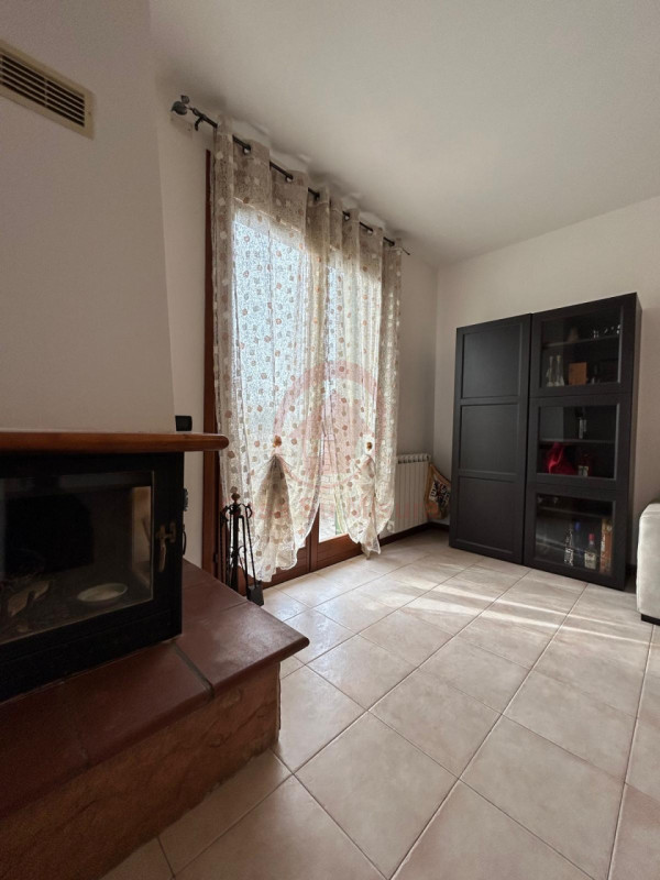 VIGONZA, PERAROLO RIF. A850:Casa su Misura ha il piacere di proporvi appartamento duplex IN AFFIT...