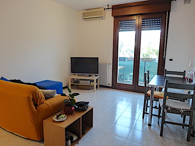 A Sarmeola, in una zona ben servita e comoda per i trasporti pubblici, è disponibile un grazioso ...