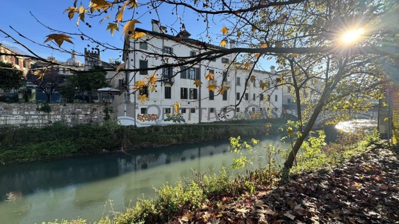 Rif. “PDC89”
Padova Centro Storico – Riviere.

Nel cuore pulsante del centro storico, questa è un...