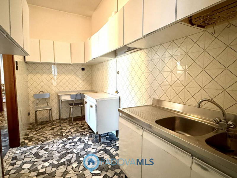 Immobile in esclusiva al Gruppo Padova MLS
Porzione di BIFAMILARE IN ORIZZONTALE con ingresso e g...