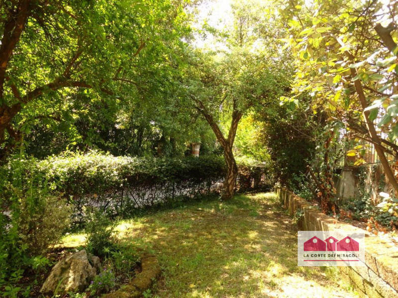 MONTE BERICO: ELEGANTE E SPAZIOSA BIFAMILIARE CON SPLENDIDA VISTA! 
RIF. 1754XB, EURO 2.300. Chia...