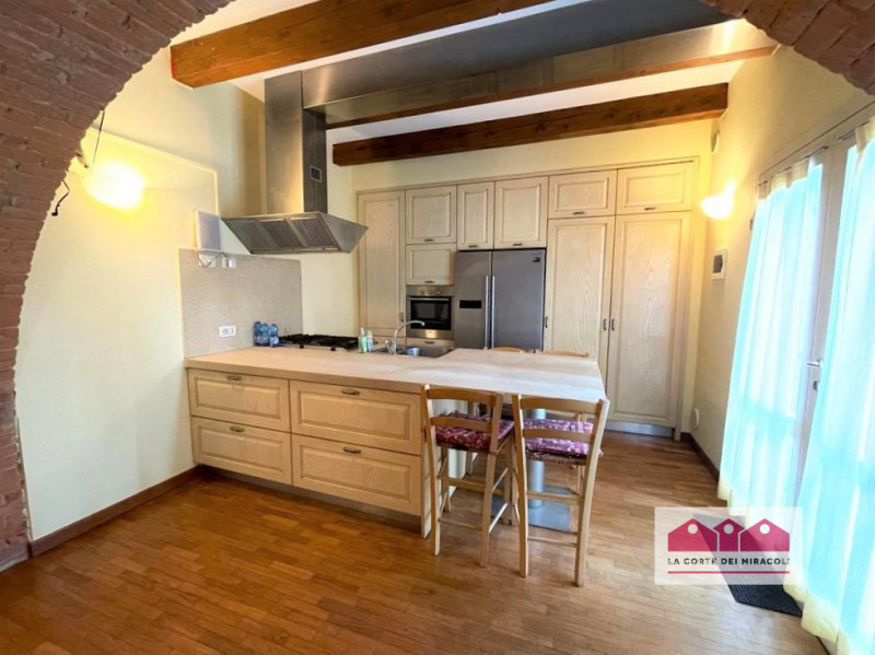 MONTE BERICO: ELEGANTE E SPAZIOSA BIFAMILIARE CON SPLENDIDA VISTA! 
RIF. 1754XB, EURO 2.300. Chia...