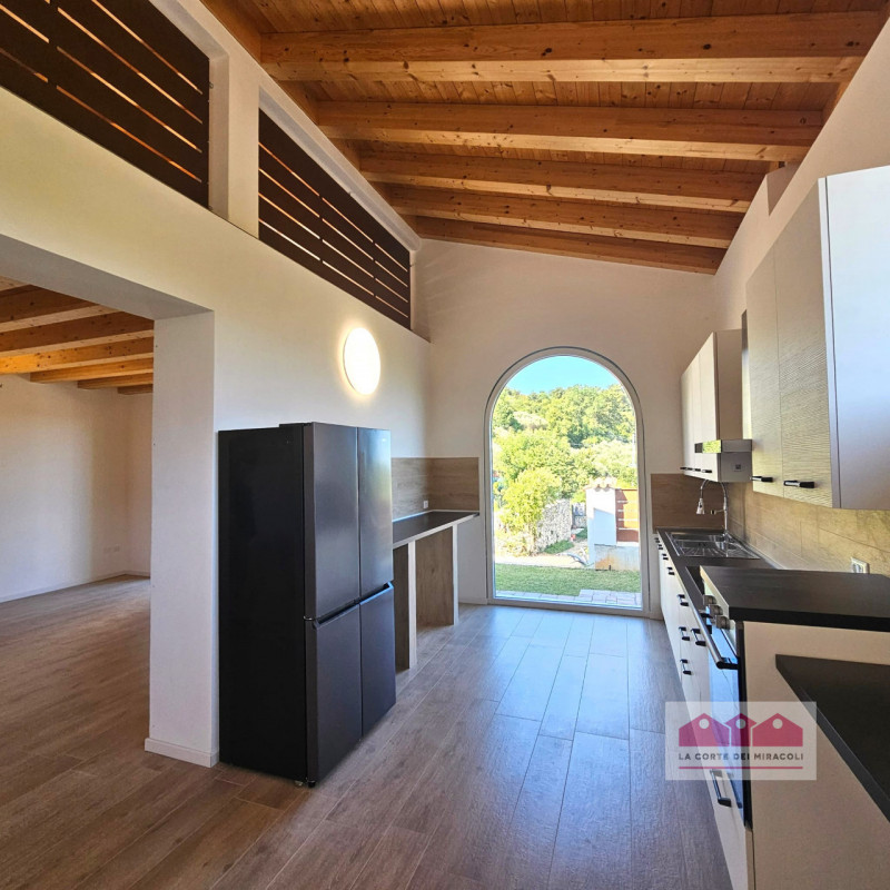 LUMIGNANO: IN PRIMA COLLINA, NUOVA BELLISSIMA CASA SINGOLA IN FASE DI FINITURA FINALE, DISPONIBIL...