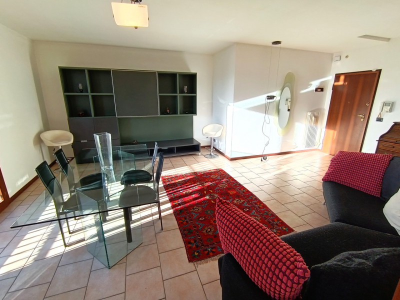 Rif. VIG229
Proponiamo in vendita un elegante appartamento duplex a Peraga di Vigonza.
L’immobile...