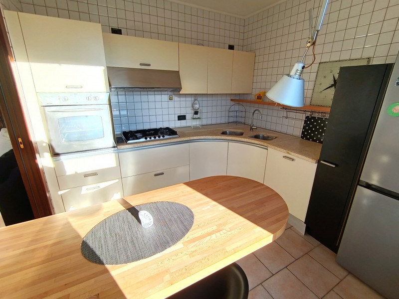 Rif. VIG229
Proponiamo in vendita un elegante appartamento duplex a Peraga di Vigonza.
L’immobile...