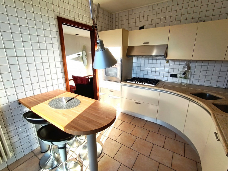 Rif. VIG229
Proponiamo in vendita un elegante appartamento duplex a Peraga di Vigonza.
L’immobile...