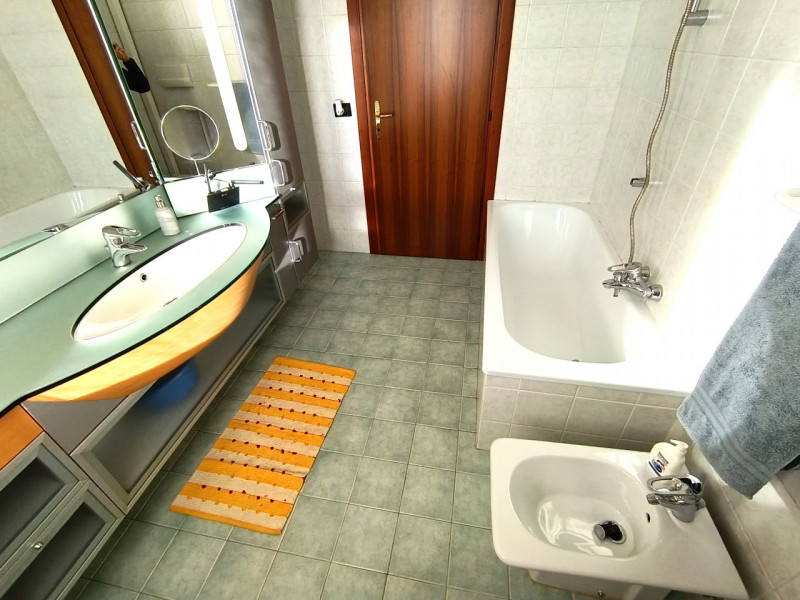 Rif. VIG229
Proponiamo in vendita un elegante appartamento duplex a Peraga di Vigonza.
L’immobile...