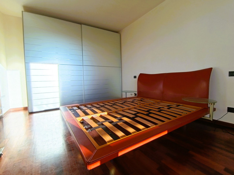 Rif. VIG229
Proponiamo in vendita un elegante appartamento duplex a Peraga di Vigonza.
L’immobile...