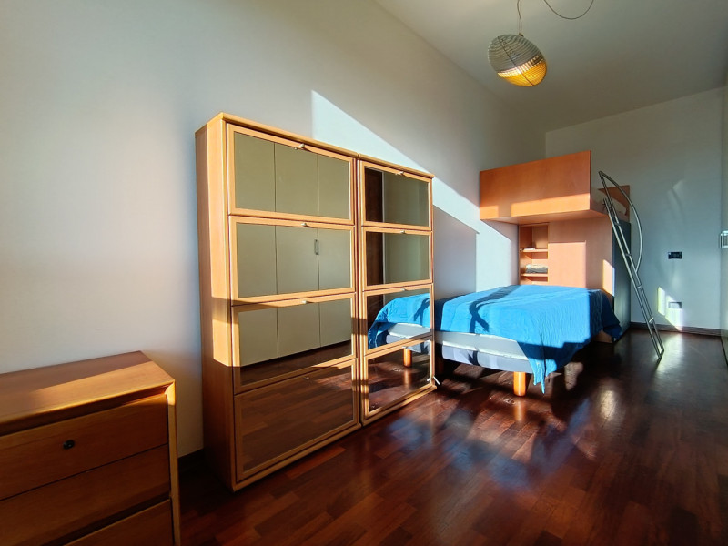 Rif. VIG229
Proponiamo in vendita un elegante appartamento duplex a Peraga di Vigonza.
L’immobile...