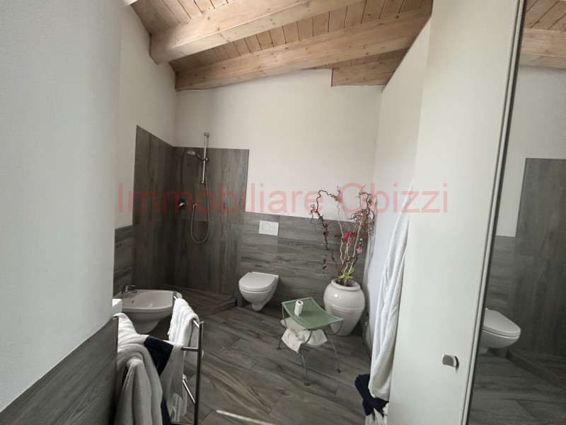 Padova – Arcella | Appartamento indipendente al primo e ultimo piano,  con terrazzo abitabile.

I...