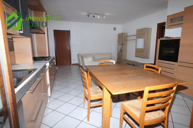 MONTECCHIO PRECALCINO - LEVA': appartamento BICAMERE con garage e posto auto, al primo piano, com...