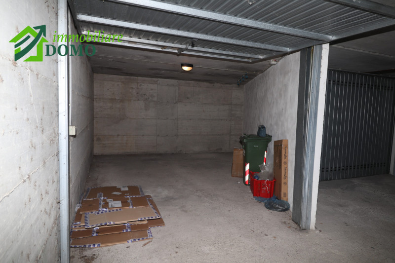 MONTECCHIO PRECALCINO - LEVA': appartamento BICAMERE con garage e posto auto, al primo piano, com...