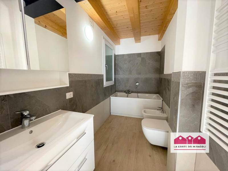 LUMIGNANO LONGARE: NUOVISSIMA CASA SINGOLA CON ZONA GIORNO, 4 CAMERE, 3 BAGNI, GARAGE, CORTILE PR...