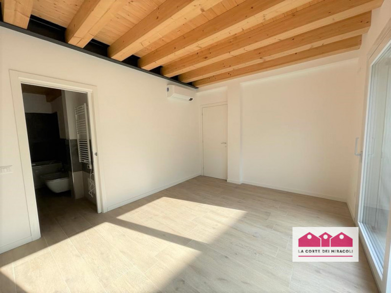 LUMIGNANO LONGARE: NUOVISSIMA CASA SINGOLA CON ZONA GIORNO, 4 CAMERE, 3 BAGNI, GARAGE, CORTILE PR...