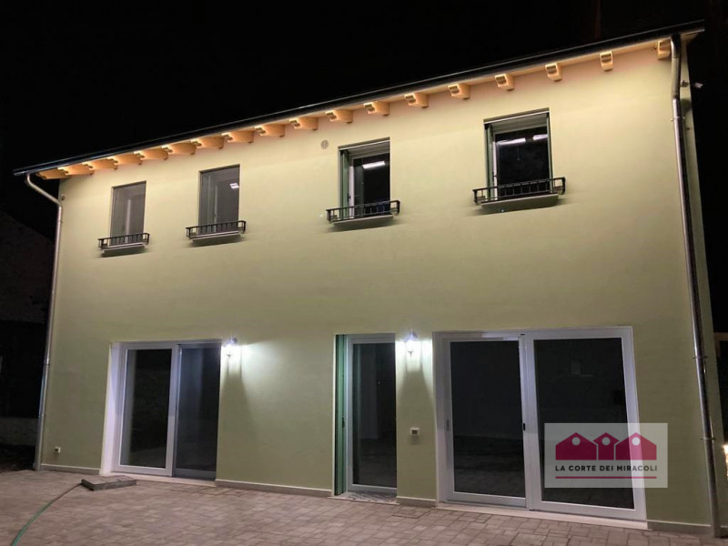 LUMIGNANO LONGARE: NUOVISSIMA CASA SINGOLA CON ZONA GIORNO, 4 CAMERE, 3 BAGNI, GARAGE, CORTILE PR...