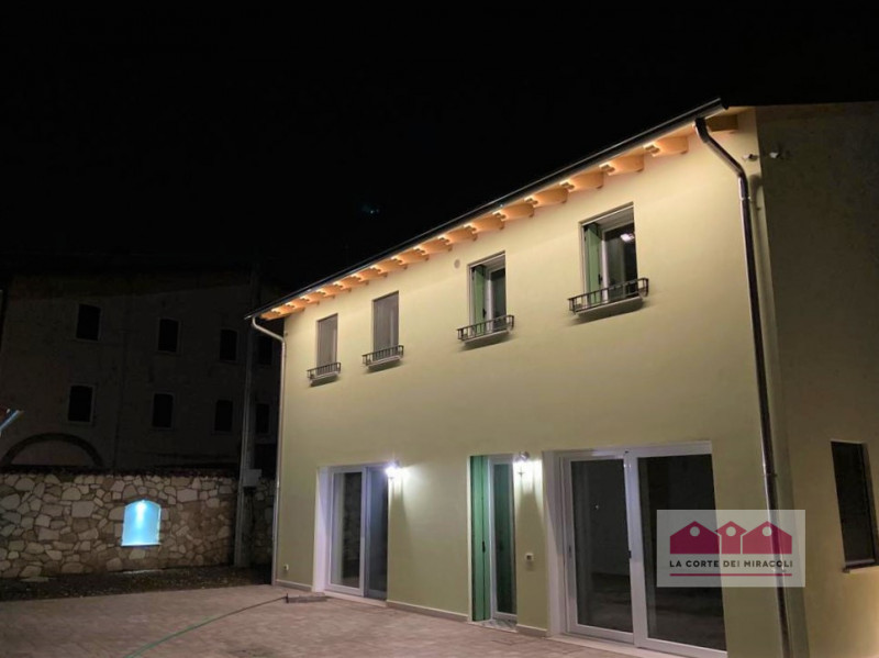LUMIGNANO LONGARE: NUOVISSIMA CASA SINGOLA CON ZONA GIORNO, 4 CAMERE, 3 BAGNI, GARAGE, CORTILE PR...