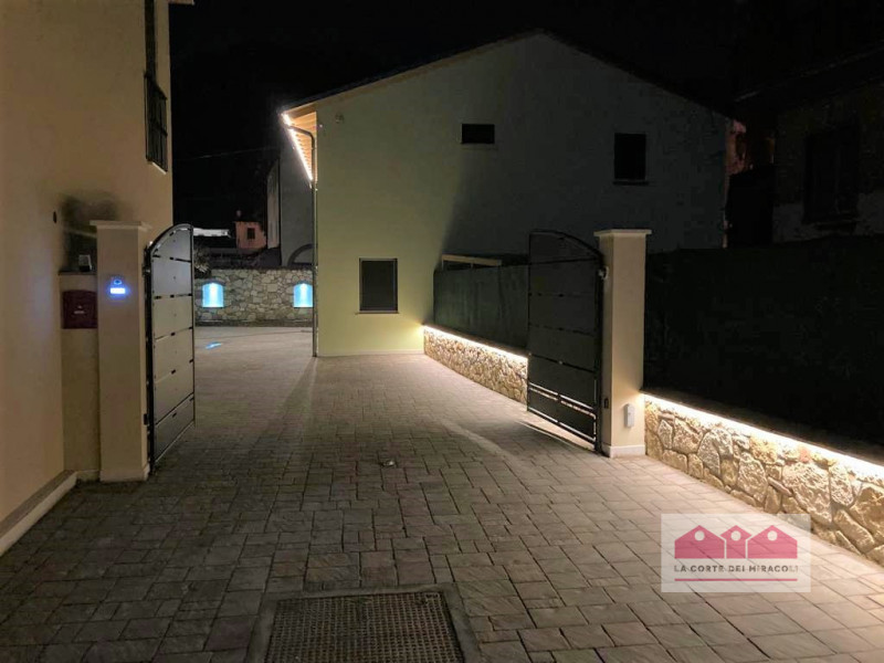 LUMIGNANO LONGARE: NUOVISSIMA CASA SINGOLA CON ZONA GIORNO, 4 CAMERE, 3 BAGNI, GARAGE, CORTILE PR...