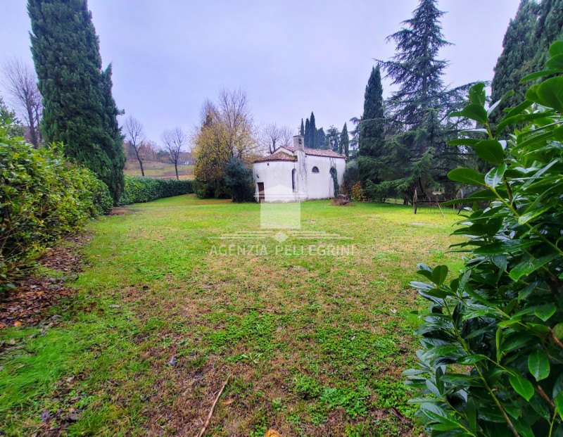 IN AFFITTO A VICENZA proponiamo delizioso appartamento arredato in  una delle zone collinari piu'...