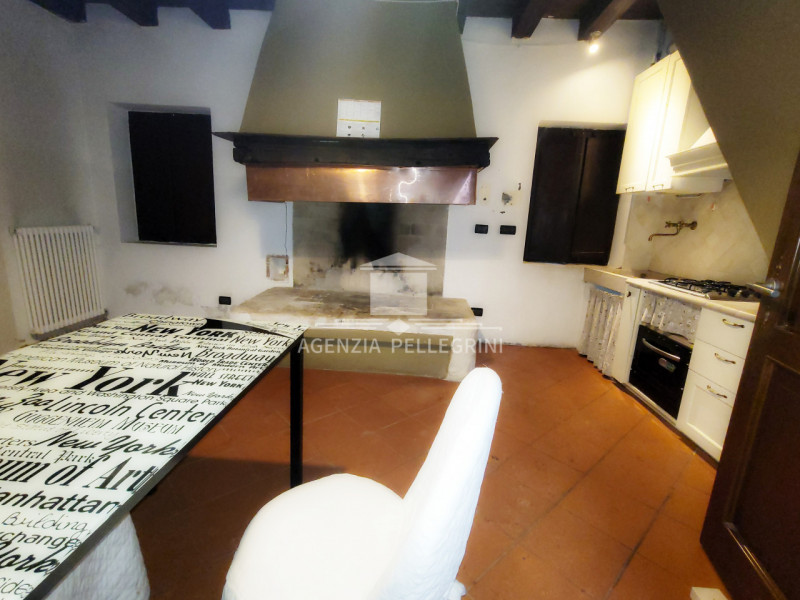 IN AFFITTO A VICENZA proponiamo delizioso appartamento arredato in  una delle zone collinari piu'...