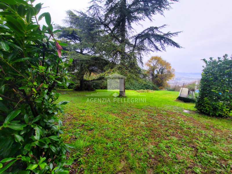 IN AFFITTO A VICENZA proponiamo delizioso appartamento arredato in  una delle zone collinari piu'...